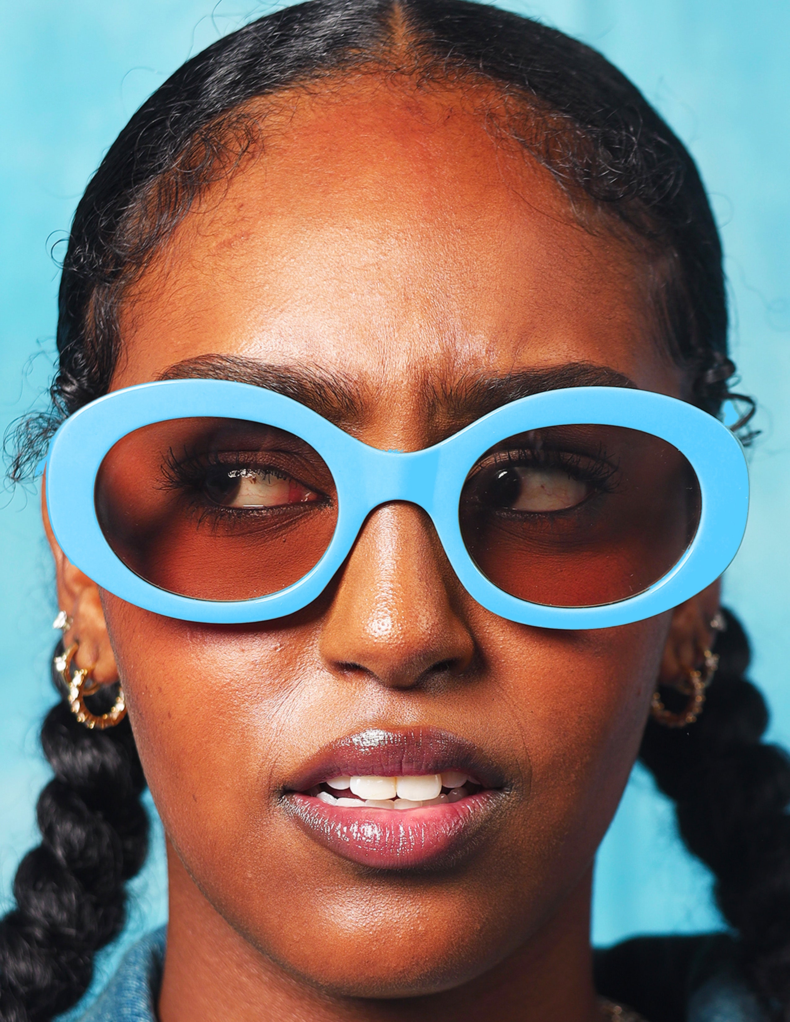 BLUE OVAL FRAMES