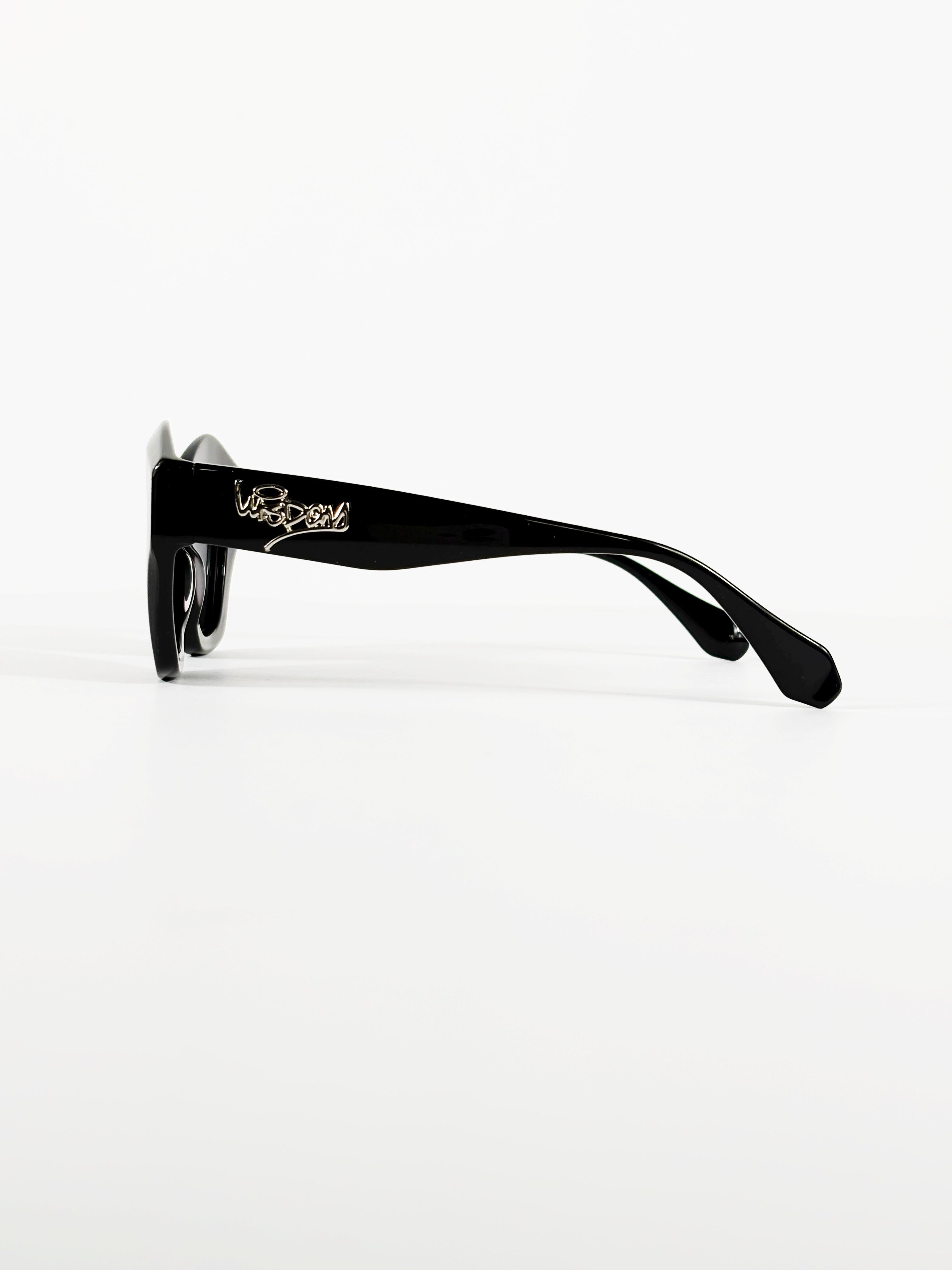 BLACK FRAME 4