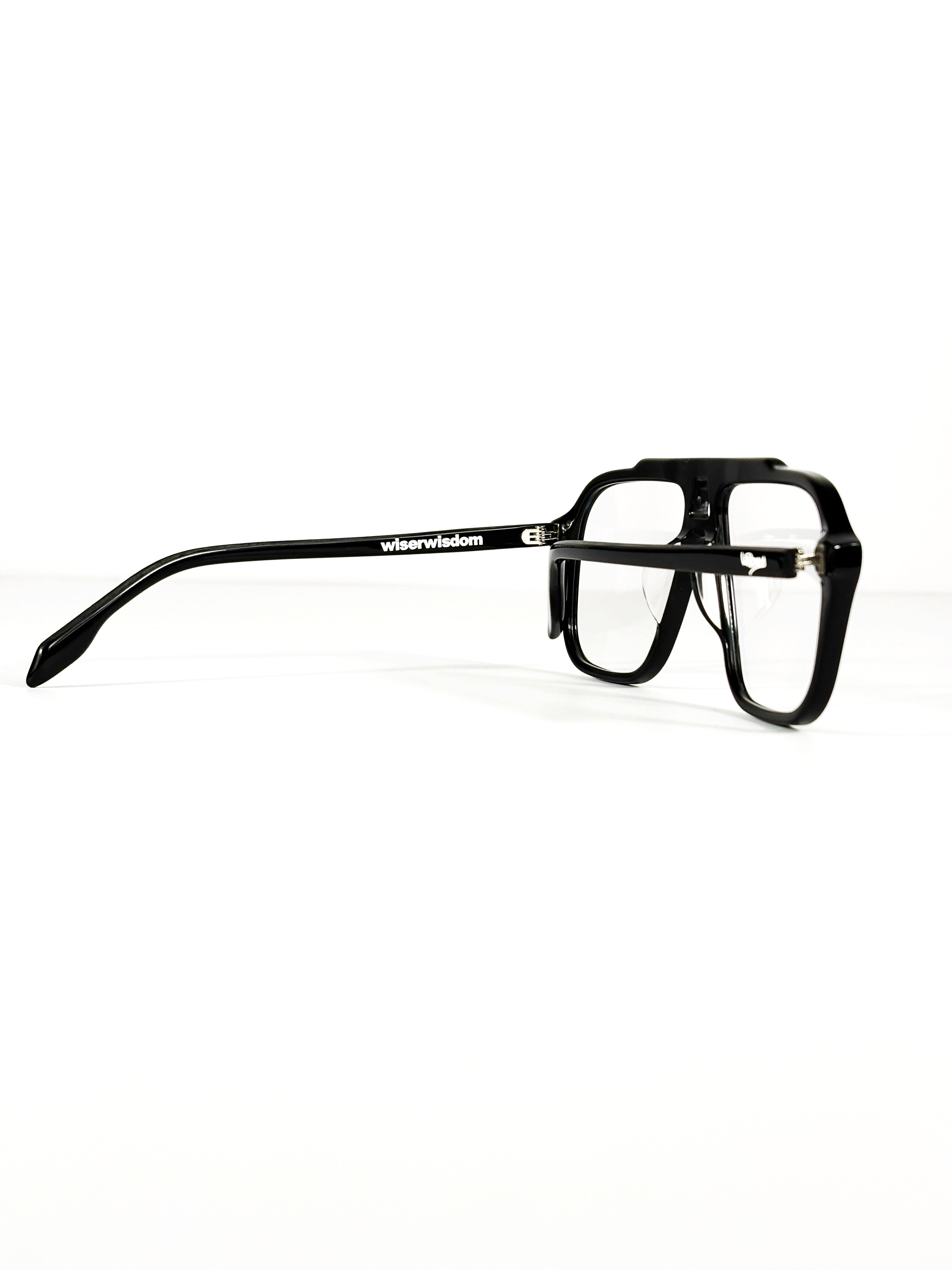 BLACK FRAME 33