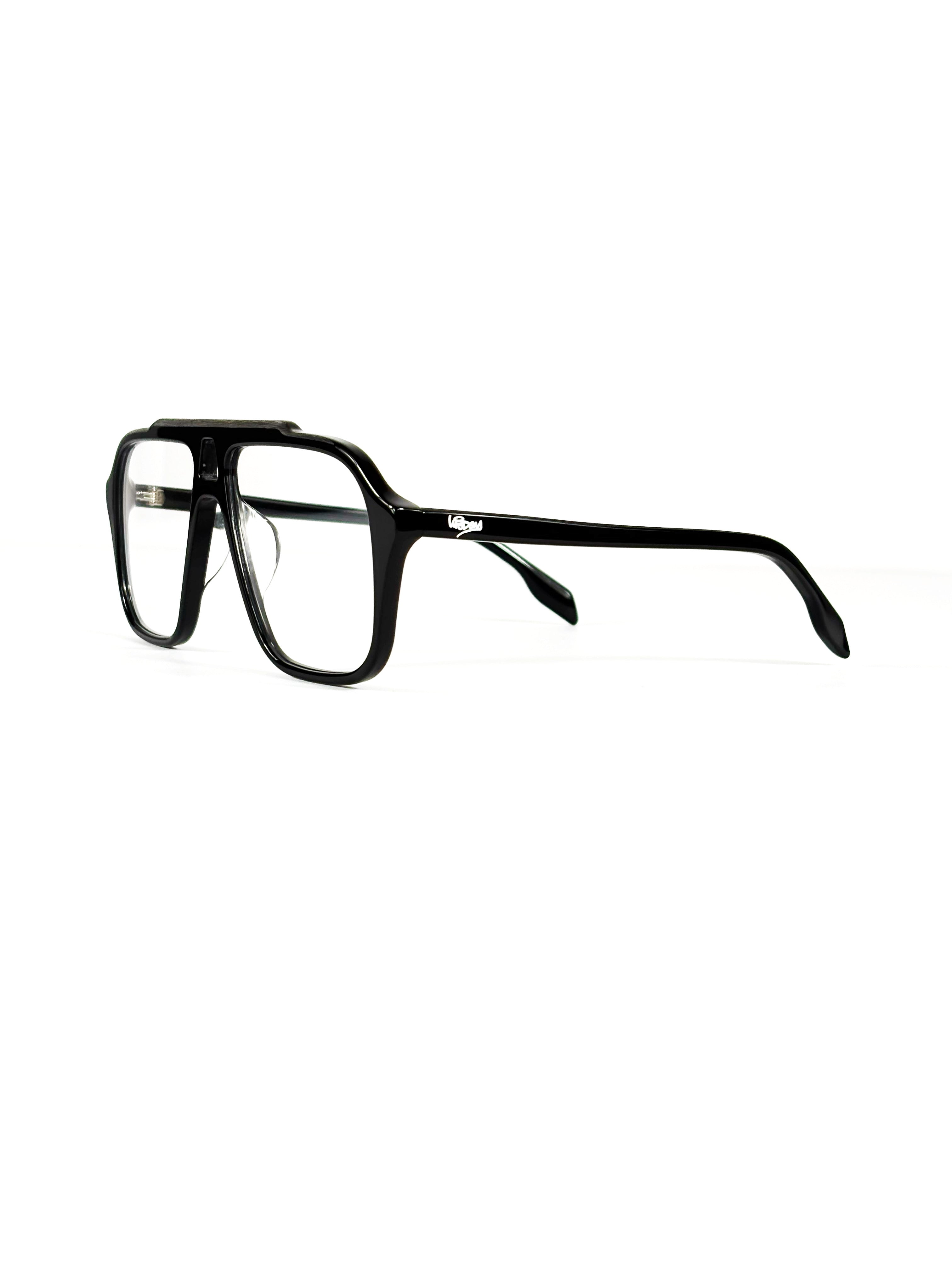 BLACK FRAME 33