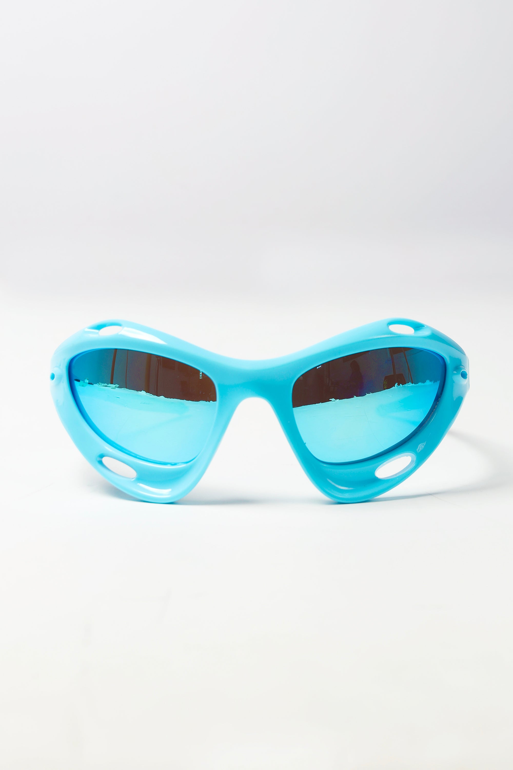 TURQUOISE FRAME 18